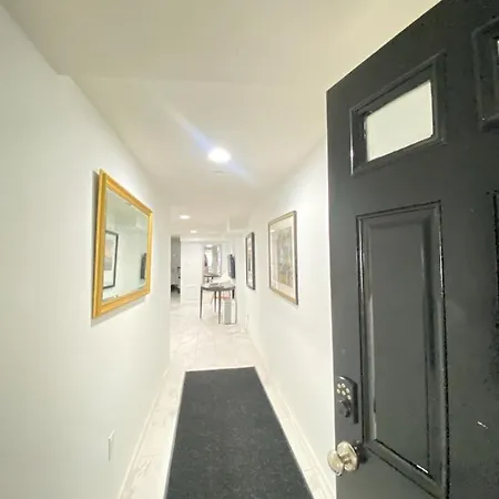 Lovely Remodeled 2Bdrm Basement Home Washington Exterior foto